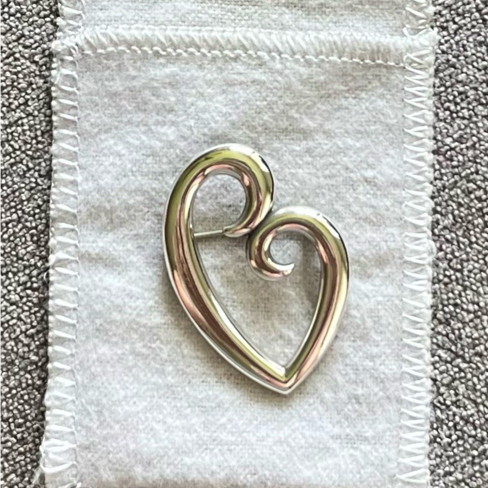 NEW James Avery Mother’s Love pin.  Rare and Retired.